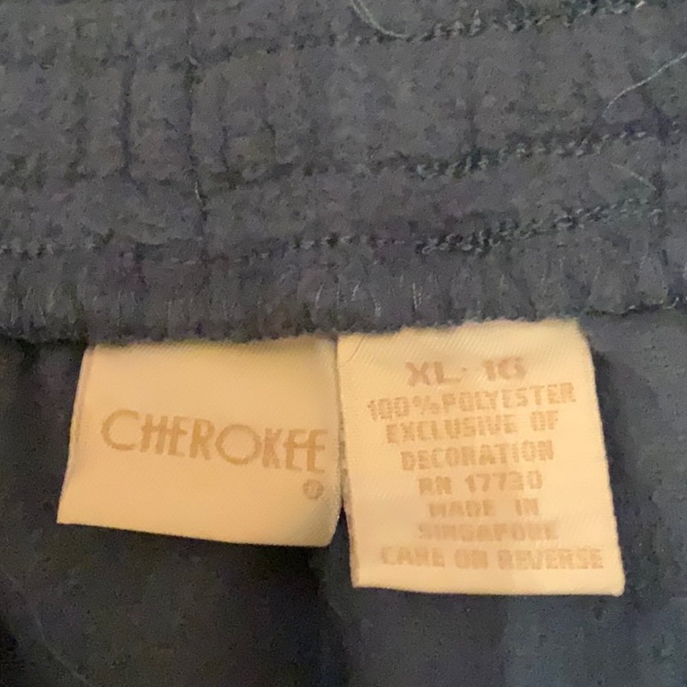 Cherokee skirts - Picture 3 of 5